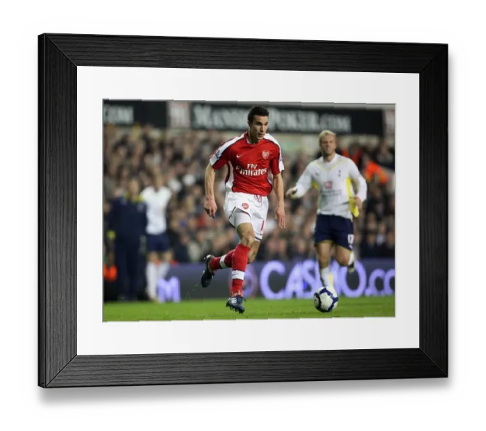 Framed Print : Robin van Persie (Arsenal). Tottenham Hotspur 2: 1 Arsenal. Barclays Premier League Framed Print : Robin van Persie (Arsenal). Tottenham Hotspur 2: 1 Arsenal. Barclays Premier League