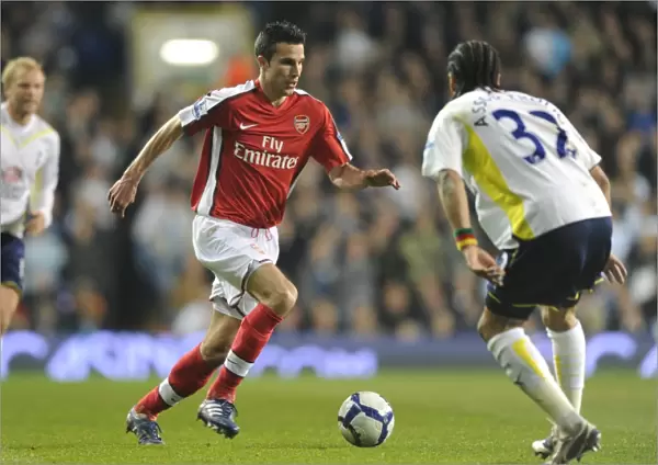 Robin van Persie (Arsenal) Beniot Assou-Ekotto (Tottenham). Tottenham Hotspur 2: 1 Arsenal