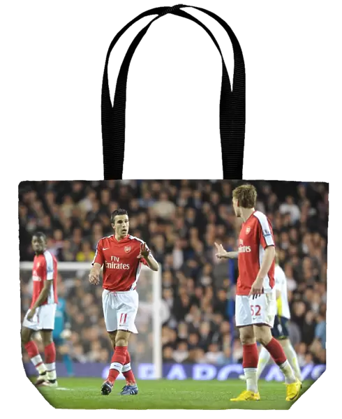 Robin van Persie and Nicklas Bendtner (Arsenal). Tottenham Hotspur 2: 1 Arsenal