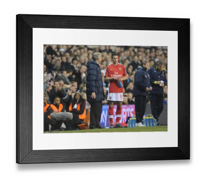 Framed Print : Robin van Persie and Arsenal manager Arsene Wenger. Tottenham Hotspur 2: 1 Arsenal Framed Print : Robin van Persie and Arsenal manager Arsene Wenger. Tottenham Hotspur 2: 1 Arsenal