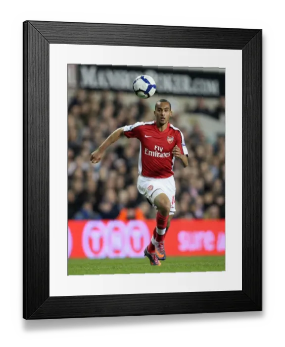 Framed Print : Theo Walcott (Arsenal). Tottenham Hotspur 2: 1 Arsenal. Barclays Premier League Framed Print : Theo Walcott (Arsenal). Tottenham Hotspur 2: 1 Arsenal. Barclays Premier League