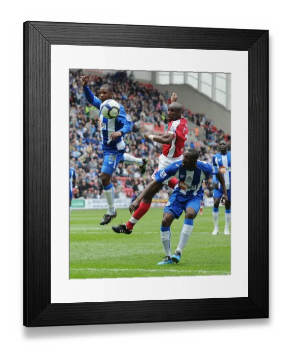 Framed Print : Sol Campbell (Arsenal) Titus Bramble (Wigan). Wigan Athletic 3: 2 Arsenal Framed Print : Sol Campbell (Arsenal) Titus Bramble (Wigan). Wigan Athletic 3: 2 Arsenal