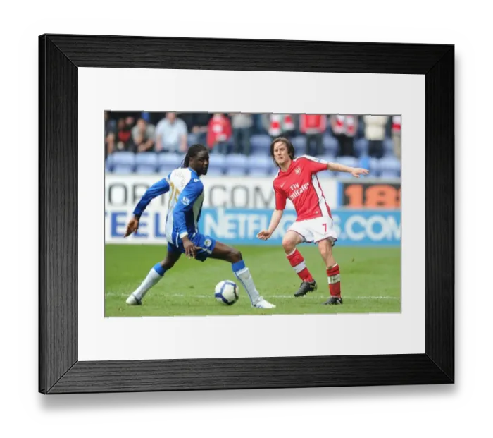 Framed Print : Tomas Rosicky (Arsenal) Mario Melchiot (Wigan). Wigan Athletic 3: 2 Arsenal