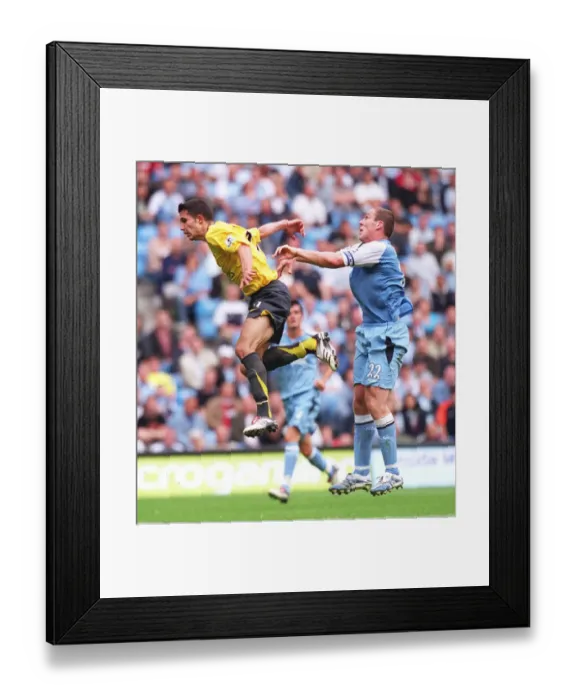 Framed Print : Robin van Persie (Arsenal) Richard Dunne (Man City)