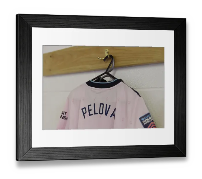 Framed Print : Arsenal Women Prepare for Super League Showdown Against West Ham