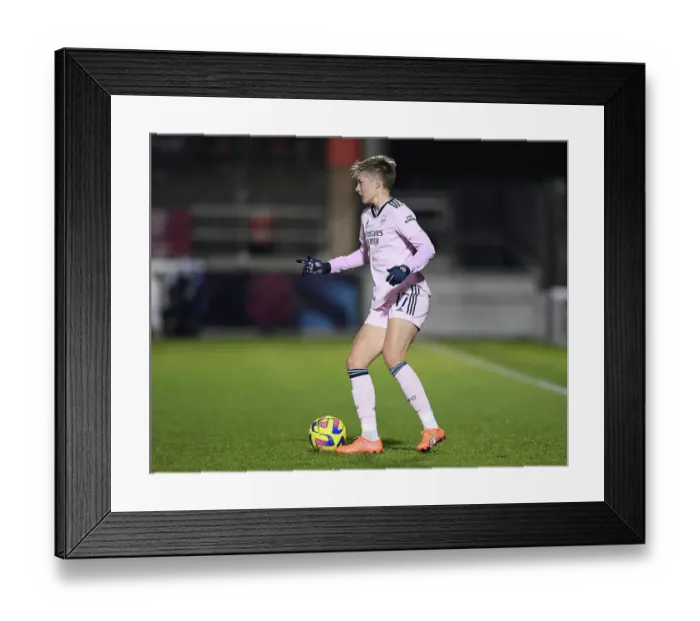 Framed Print : Arsenal's Lina Hurtig in Action against West Ham United in FA Women's Super League