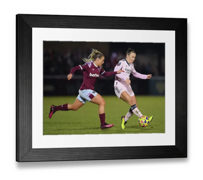 Framed Print : Arsenal's Caitlin Foord Shines in Women's Super League Clash Against West Ham United