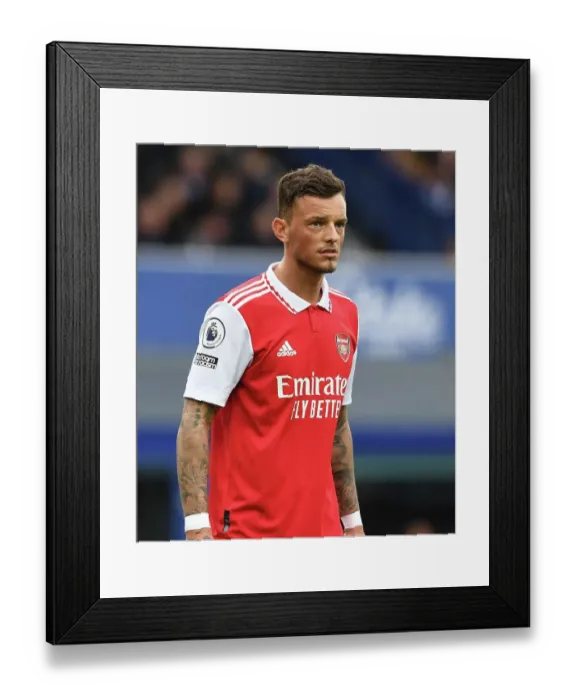Framed Print : Arsenal's Ben White Faces Off Against Everton in Premier League Clash Framed Print : Arsenal's Ben White Faces Off Against Everton in Premier League Clash