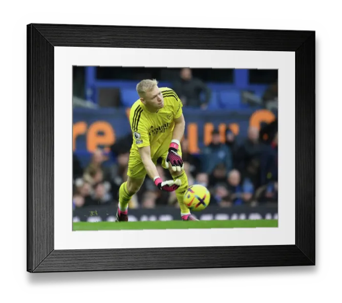Framed Print : Arsenal's Aaron Ramsdale Goes Head-to-Head with Everton in Premier League Clash Framed Print : Arsenal's Aaron Ramsdale Goes Head-to-Head with Everton in Premier League Clash