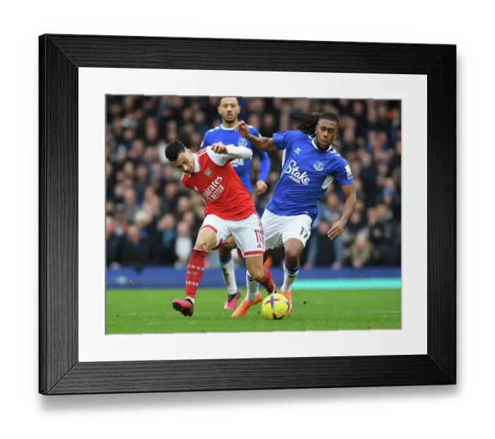 Framed Print : Martinelli vs Iwobi: Battle at Goodison Park - Everton vs Arsenal, Premier League 2022-23 Framed Print : Martinelli vs Iwobi: Battle at Goodison Park - Everton vs Arsenal, Premier League 2022-23