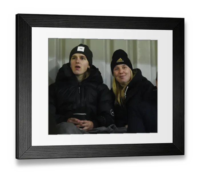 Framed Print : Miedema vs Mead: Clash of the Stars in Arsenal Women's FA WSL Cup Semi-Final against Manchester City