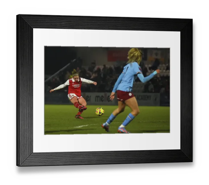 Framed Print : FA WSL Cup Semi-Final: Arsenal Women vs Manchester City Women - Kim Little's Showdown