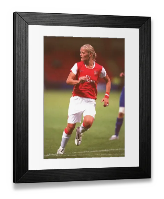 Framed Print : Arsenal's Katie Chapman Scores in 3:0 FA Community Shield Victory over Everton (2006)