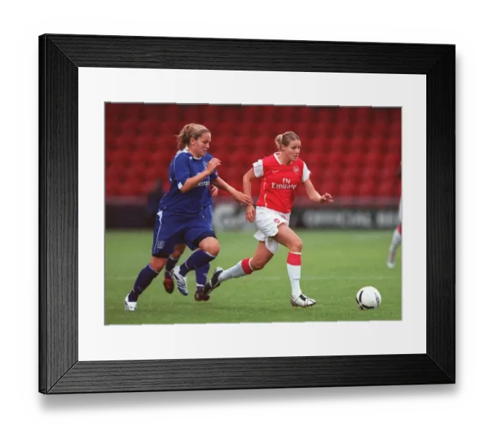Framed Print : Kelly Smith (Arsenal Ladies) celebrates at the end of the match