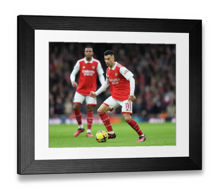 Framed Print : Martinelli's Brilliance: Arsenal Triumphs Over Brentford (2022-23)