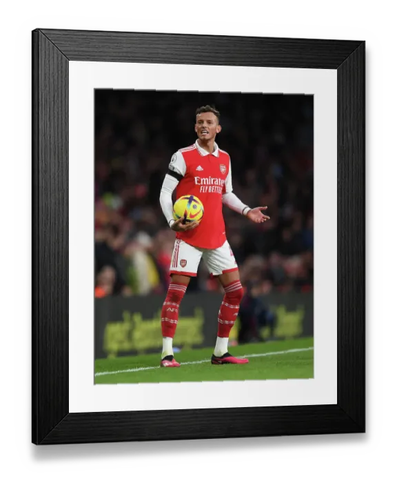 Framed Print : Arsenal's Ben White in Action: Arsenal vs. Brentford, 2022-23 Premier League