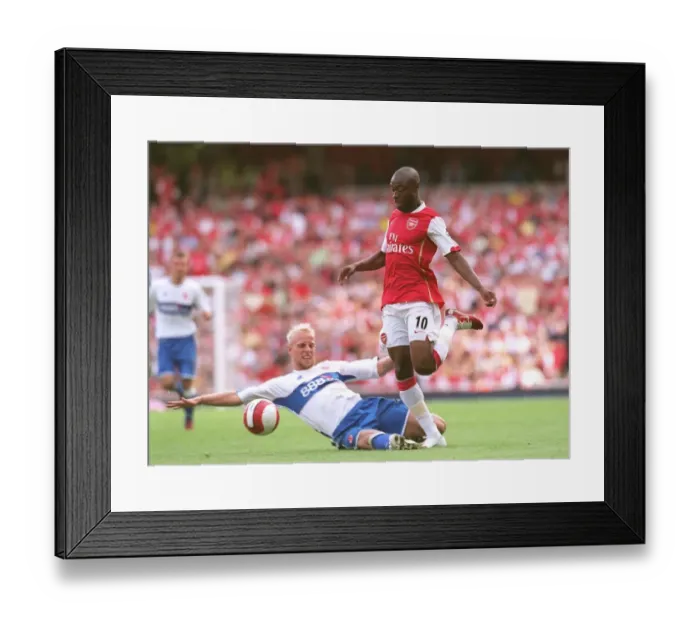 Framed Print : William Gallas (Arsenal) Andrew Davies (M Boro)