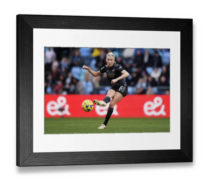 Framed Print : Arsenal's Leah Williamson Faces Manchester City in FA Women's Super League Clash Framed Print : Arsenal's Leah Williamson Faces Manchester City in FA Women's Super League Clash