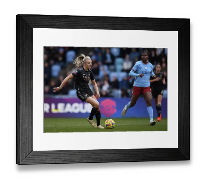 Framed Print : Arsenal's Leah Williamson Faces Off Against Manchester City in FA Women's Super League Showdown