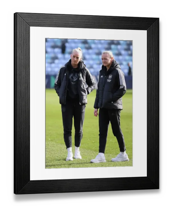 Framed Print : Arsenal Women Gear Up for FA Women's Super League Showdown Against Manchester City