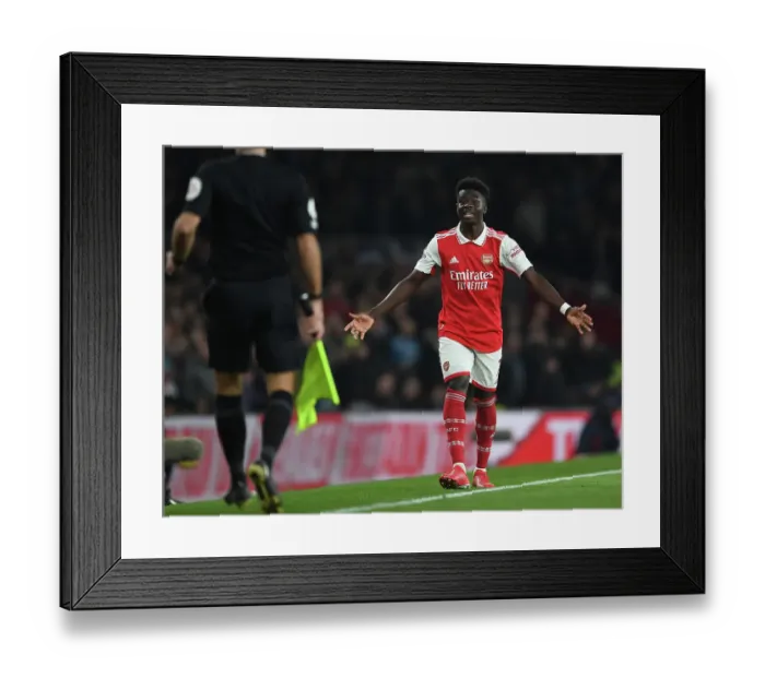 Framed Print : Bukayo Saka: Arsenal's Star Performer in Action against Manchester City, Premier League 2022-23 Framed Print : Bukayo Saka: Arsenal's Star Performer in Action against Manchester City, Premier League 2022-23