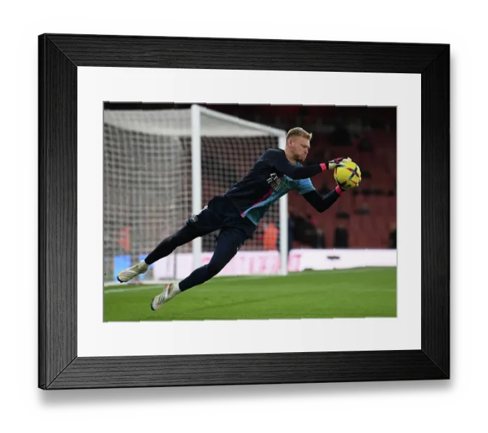 Framed Print : Arsenal's Aaron Ramsdale Gears Up for Manchester City Showdown - Premier League 2022-23 Framed Print : Arsenal's Aaron Ramsdale Gears Up for Manchester City Showdown - Premier League 2022-23