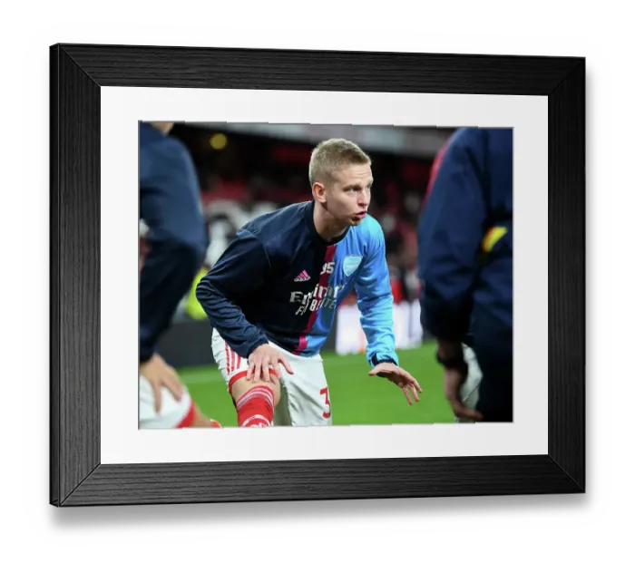 Framed Print : Arsenal v Manchester City: Pre-Match Warm-Up at Emirates Stadium (2022-23)