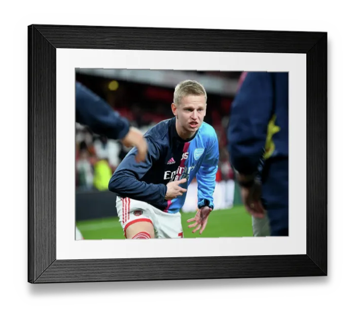 Framed Print : Arsenal vs Manchester City: Pre-Match Warm-Up at Emirates Stadium (2022-23)