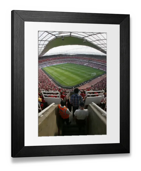 Framed Print : Arsenal fans enter the bowl. Arsenal 0: 0 Manchester City. Barclays Premier League