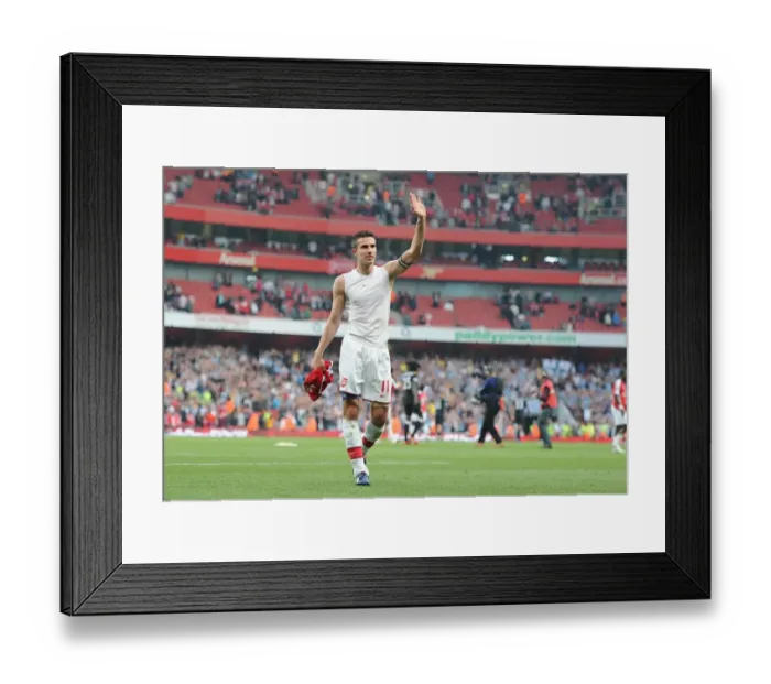 Framed Print : Determined Robin van Persie Leads Arsenal in 0-0 Stalemate against Manchester City, FA Barclays Premier League