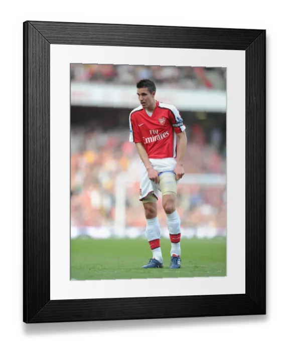Framed Print : Determined RVP Standoff: Arsenal vs Manchester City 0-0, FA Premier League Framed Print : Determined RVP Standoff: Arsenal vs Manchester City 0-0, FA Premier League