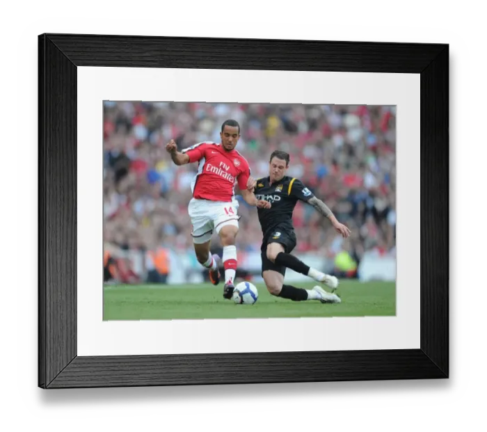 Framed Print : Theo Walcott (Arsenal) Wayne Bridge (Man City). Arsenal 0: 0 Manchester City Framed Print : Theo Walcott (Arsenal) Wayne Bridge (Man City). Arsenal 0: 0 Manchester City