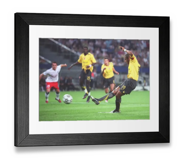 Framed Print : Gilberto Scores First Arsenal Goal in Champions League: Penalty Past Wachter (Hamburg 1-2 Arsenal) Framed Print : Gilberto Scores First Arsenal Goal in Champions League: Penalty Past Wachter (Hamburg 1-2 Arsenal)