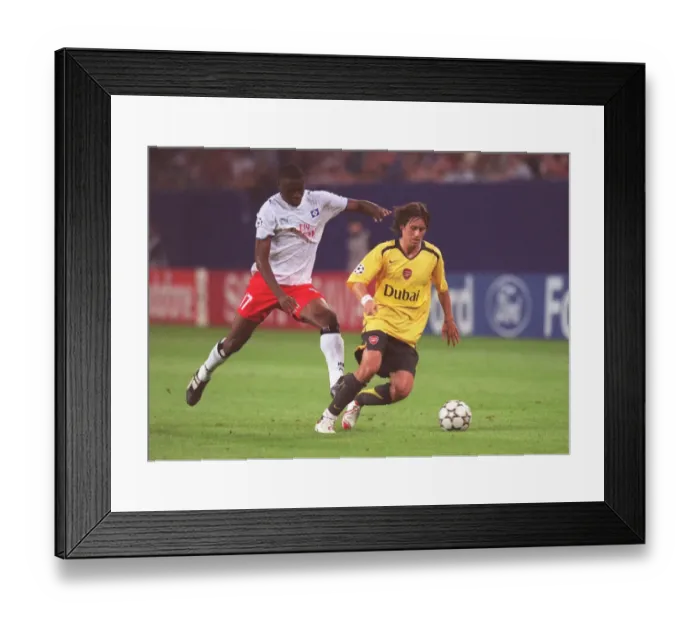 Framed Print : Tomas Rosicky (Arsenal) Boubacar Sanogo (Hamburg)