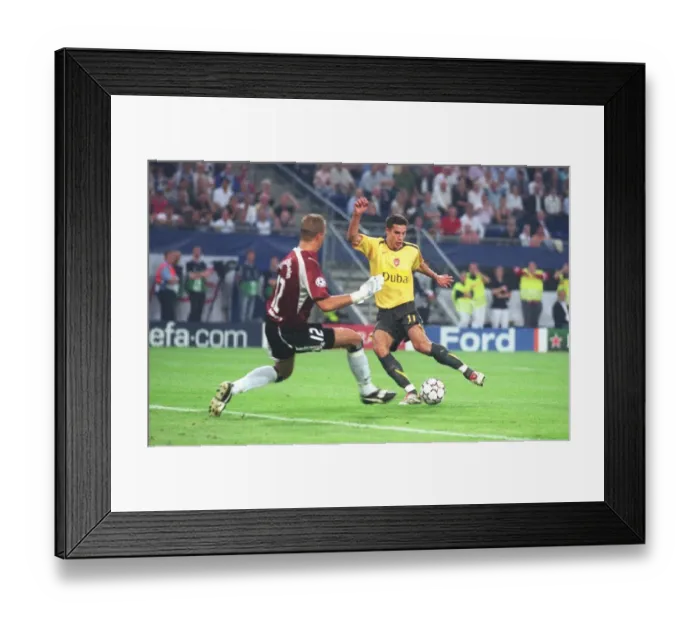 Framed Print : Robin van Persie Tripped by Kirschstein: Arsenal's Penalty in UEFA Champions League Match against Hamburg (2006)