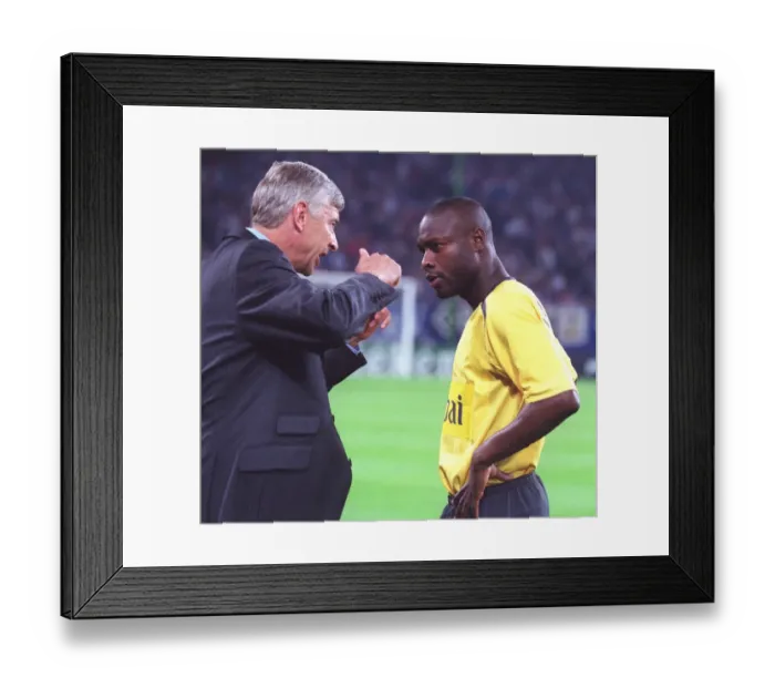 Framed Print : Arsenal manager Arsene Wenger talks with defender William Gallas just before kick off Framed Print : Arsenal manager Arsene Wenger talks with defender William Gallas just before kick off