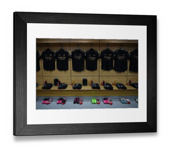 Framed Print : United in Team Spirit: Arsenal's Pre-Match Huddle before Taking on Aston Villa, Premier League 2022-23