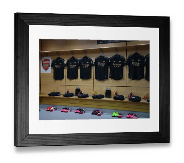 Framed Print : Arsenal's United Front: Pre-Match Huddle before Aston Villa Clash, Premier League 2022-23