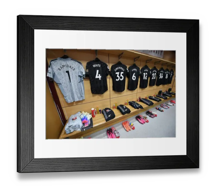 Framed Print : Arsenal's United Front: Pre-Match Huddle before Aston Villa Clash, Premier League 2022-23