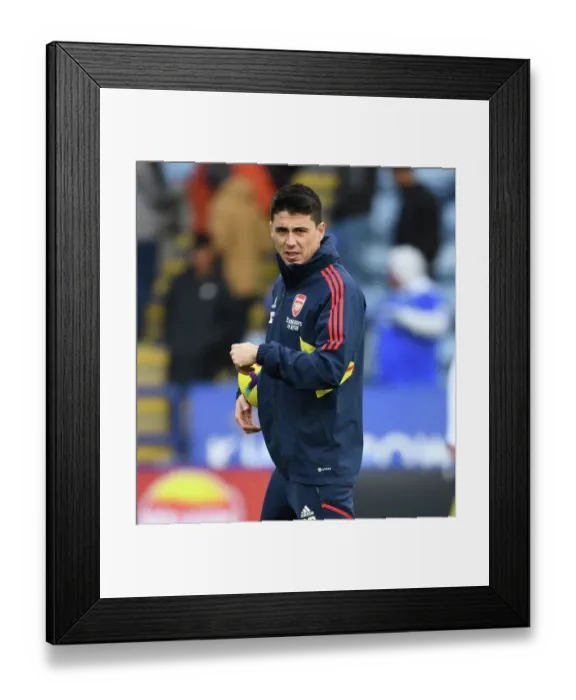 Framed Print : Arsenal Coach Carlos Cuesta Gears Up for Leicester City Showdown (2022-23) Framed Print : Arsenal Coach Carlos Cuesta Gears Up for Leicester City Showdown (2022-23)