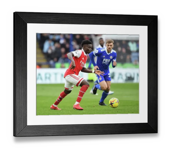 Framed Print : Arsenal's Bukayo Saka in Action: Premier League Clash at Leicester City Framed Print : Arsenal's Bukayo Saka in Action: Premier League Clash at Leicester City