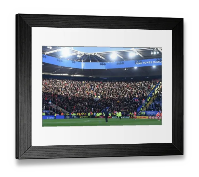 Framed Print : Arsenal Fans Celebrate Dramatic Win Against Leicester City in Premier League