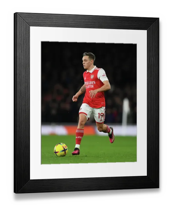 Framed Print : Arsenal vs Everton: Premier League Clash at Emirates Stadium (2023)
