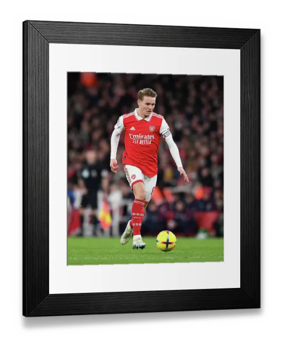 Framed Print : Arsenal vs Everton: Premier League Clash at Emirates Stadium (2023)