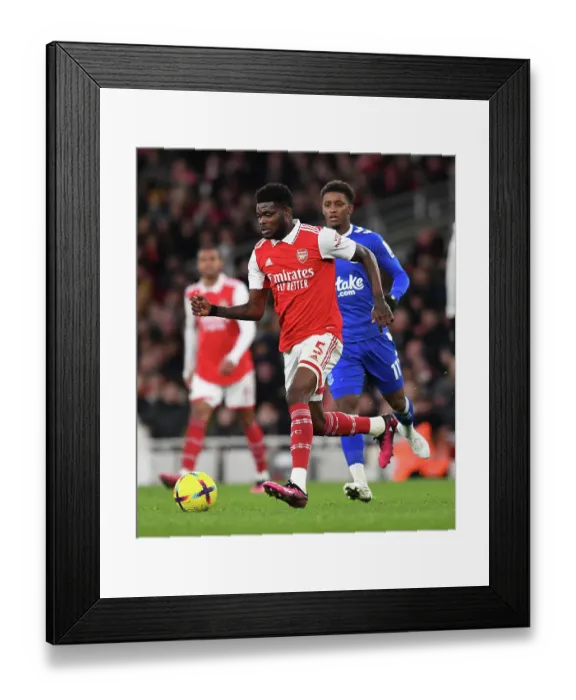 Framed Print : Arsenal vs Everton: Premier League Clash at Emirates Stadium (2023)