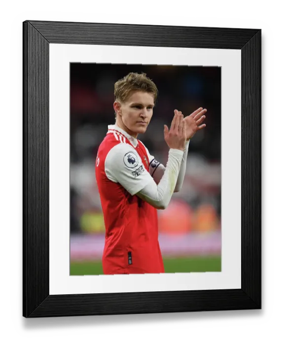 Framed Print : Arsenal vs. Everton: Premier League Clash at Emirates Stadium (2023)