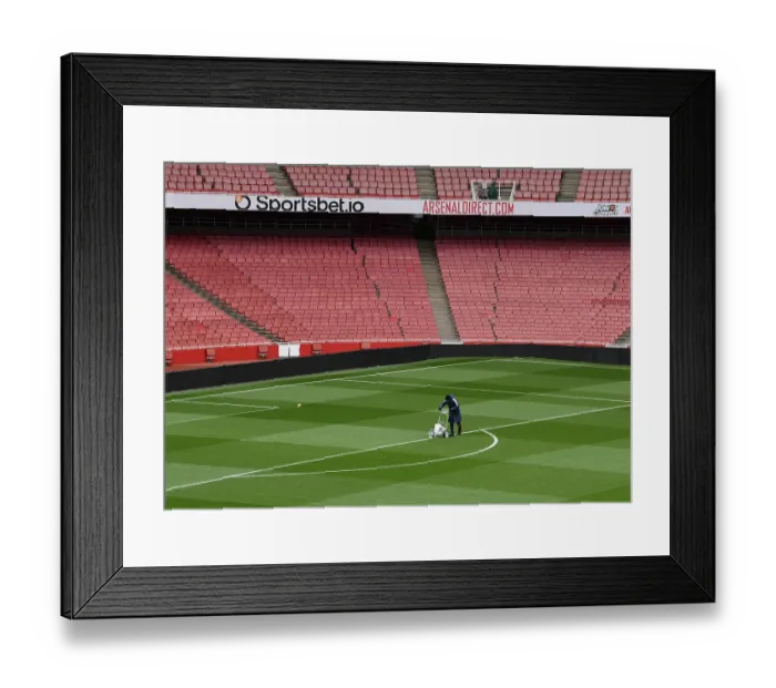 Framed Print : Arsenal vs. Everton: Premier League Clash at Emirates Stadium (2023)