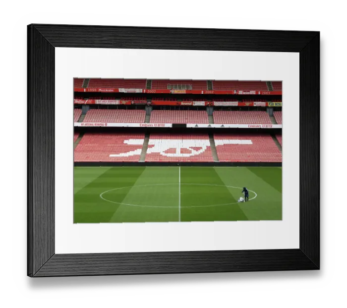 Framed Print : Arsenal vs. Everton: Premier League Clash at Emirates Stadium (2023)