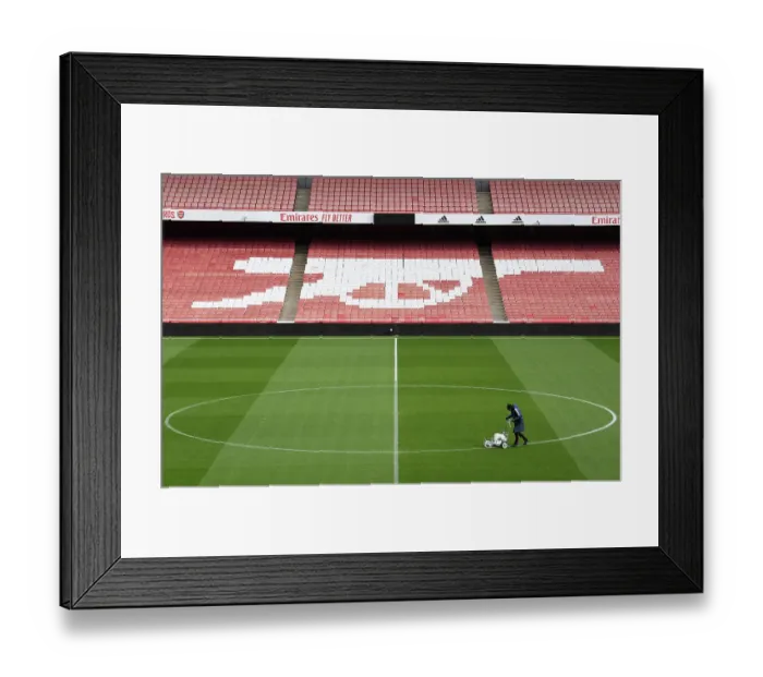 Framed Print : Arsenal vs Everton: Premier League Clash at Emirates Stadium (2023)