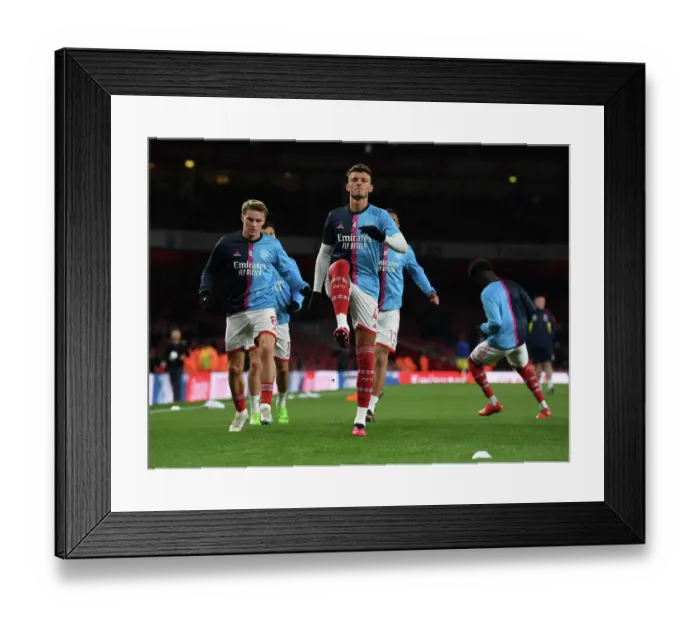 Framed Print : Arsenal vs. Everton: Premier League Clash at Emirates Stadium (2023)